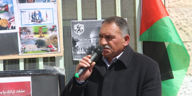 بلدية حلحول تشارك بفعالية مدرسية ضد صفقة القرن