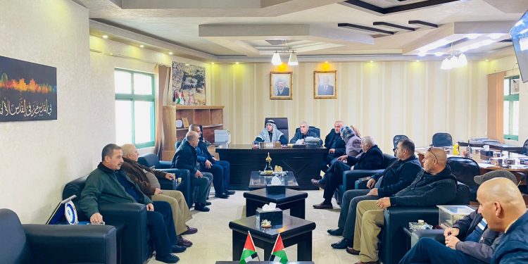 بلدية حلحول تستقبل وفداً من جمعية رابطة أهالي حلحول في الاردن
