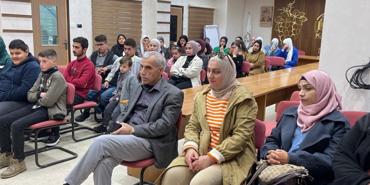 بلدية حلحول تستضيف ورشة حول الابتزاز الالكتروني