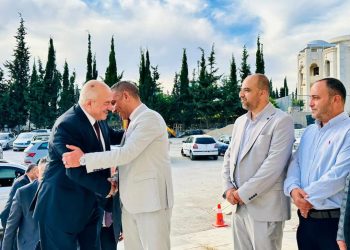 بلدية حلحول تستقبل وزير الحكم المحلي لبحث واقع الخدمات واحتياجات المدينة