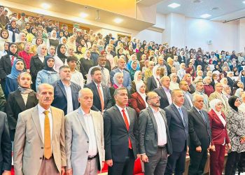 مشاركة رئيس بلديه حلحول السيد وجدي ملحم في فعاليات مؤتمر الصمود والتحدي الثاني لطلبه الثانويه العامه